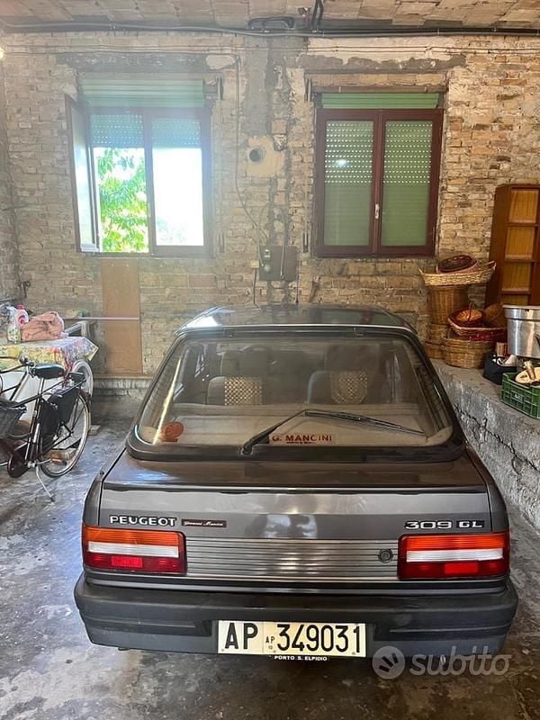 Usata Peugeot 309 64 CV (47 kW) 1989 Grigio Utilitaria