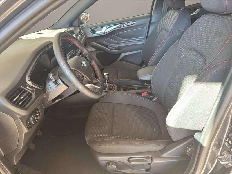 Usata Ford Focus ST-Line 125 CV (91 kW) 2024 Grigio metallizzato Berlina