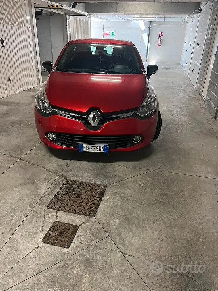 Usata Renault Clio 75 CV (55 kW) 2015 Rosso Utilitaria