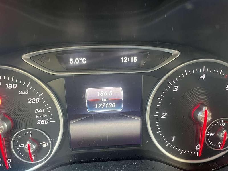 Usata Mercedes B180 Business 109 CV (80 kW) 2017 Utilitaria