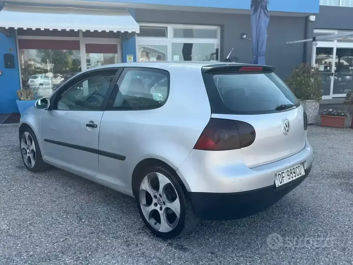 Usata VW Golf Comfortline 105 CV (77 kW) 2006 Grigio Coupé