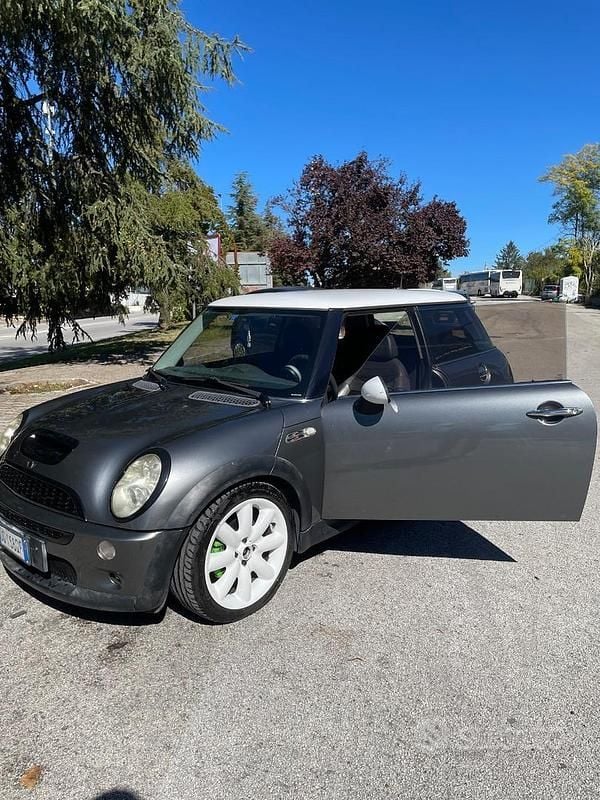 Begagnad Mini Cooper S 163 HK (119 kW) 2003 Grå Halvkombi
