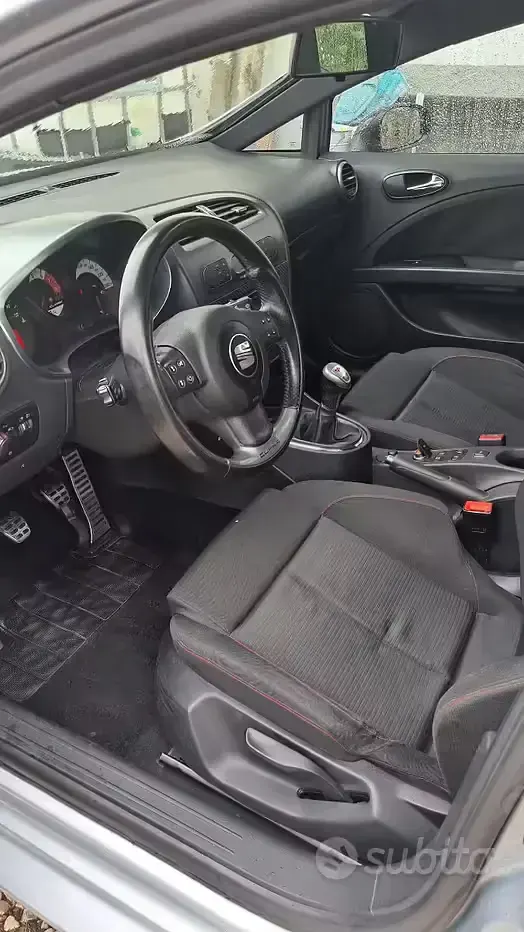 Usata Seat Leon CUPRA 241 CV (177 kW) 2007 Grigio Utilitaria