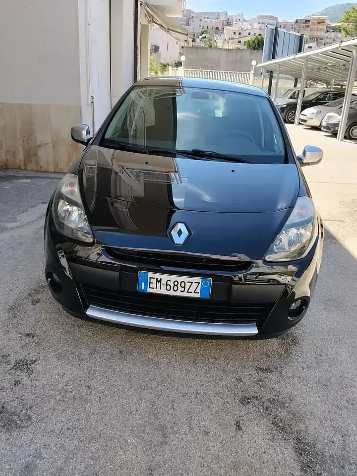 Usata Renault Clio IV Dynamique 75 CV (55 kW) 2012 Other Berlina