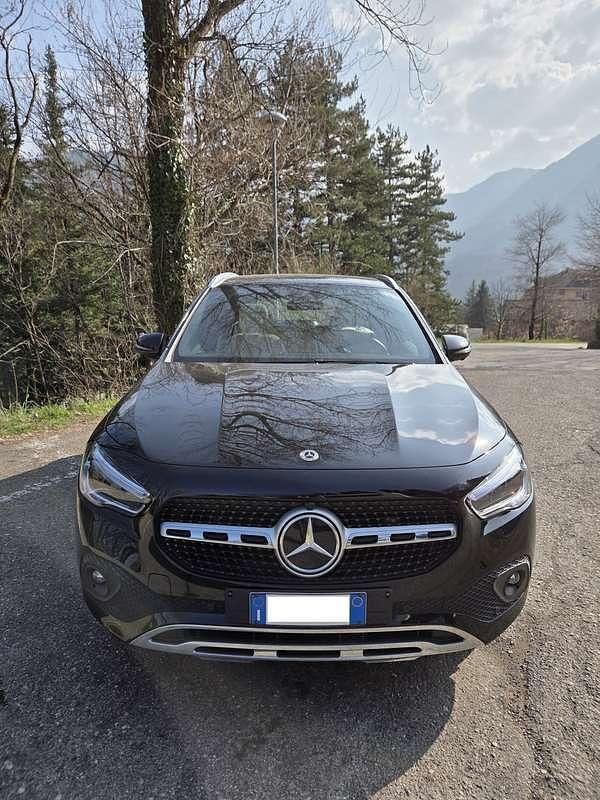 Usata Mercedes GLA200 Premium 150 CV (110 kW) 2022 Nero SUV