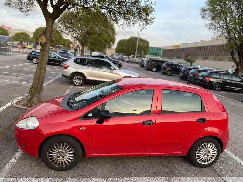 Usato 2007 Fiat Grande Punto 1.2 Benzin 65 CV (2.000 €)