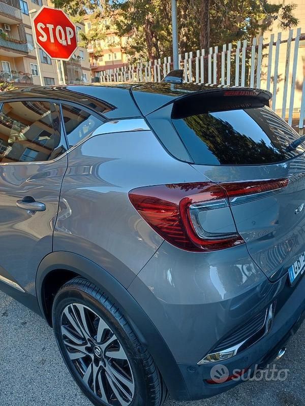 Usata Renault Captur Initiale Paris 116 CV (85 kW) 2020 Grigio SUV