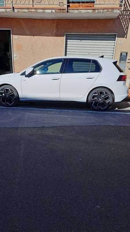 Usata VW Golf VIII R-line Plus 150 CV (110 kW) 2025 Berlina