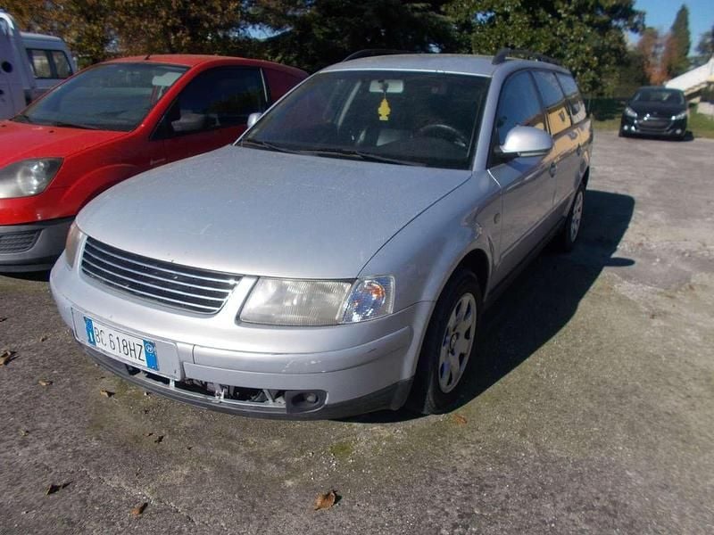 Usata VW Passat 110 CV (80 kW) 1999 Argento Station wagon