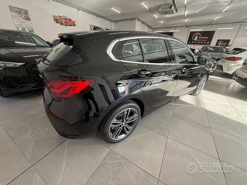 Usata BMW 118 Sport Line 136 CV (100 kW) 2022 Nero Utilitaria