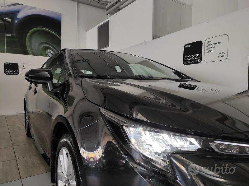 Usata Toyota Corolla Active 98 CV (72 kW) 2023 Nero Berlina