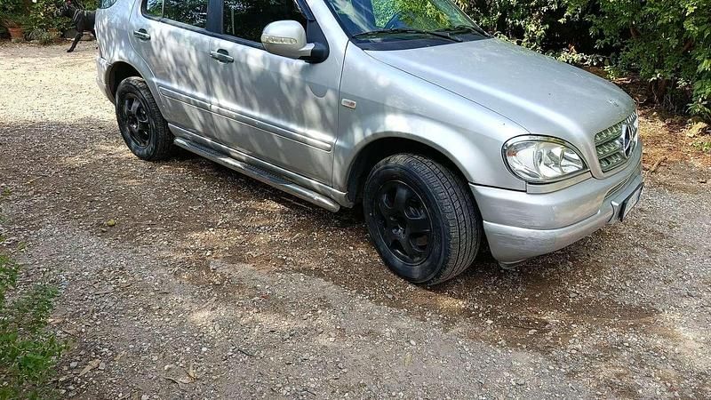 Usata Mercedes ML320 218 CV (160 kW) 2001 SUV