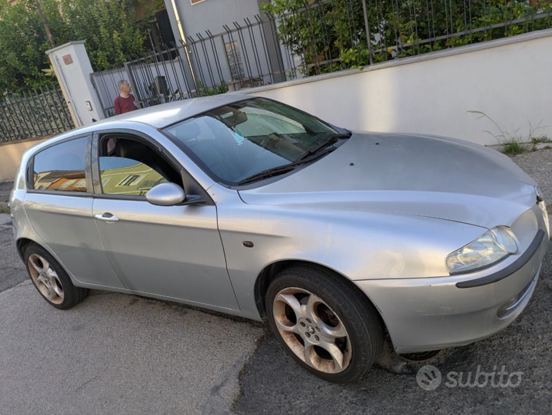 Usata 2004 Alfa Romeo 147 Due volumi | 500 € (Super prezzo) - Immagine 1/2