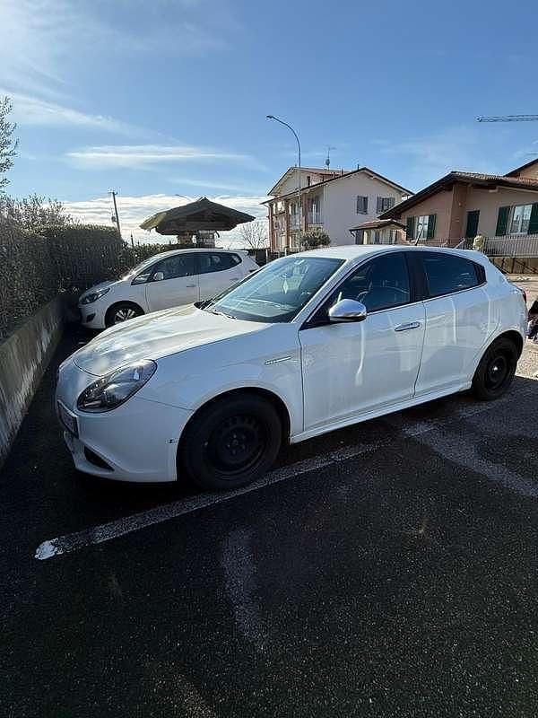 Usata Alfa Romeo Giulietta Distinctive 105 CV (77 kW) 2010 Utilitaria