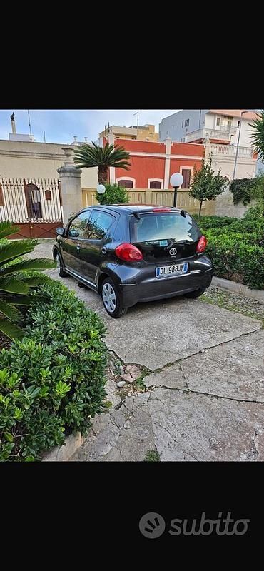 Usata Toyota Aygo 67 CV (49 kW) 2007 Nero Utilitaria