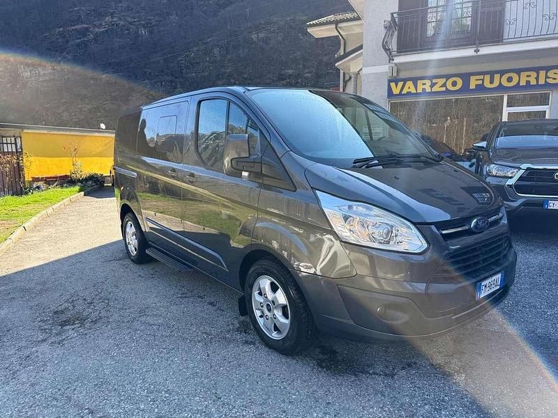 Usata Ford Tourneo 131 CV (96 kW) 2017 Grigio Furgone