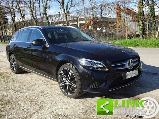 Usata Mercedes C300e Business 210 CV (154 kW) 2021 Nero Station wagon