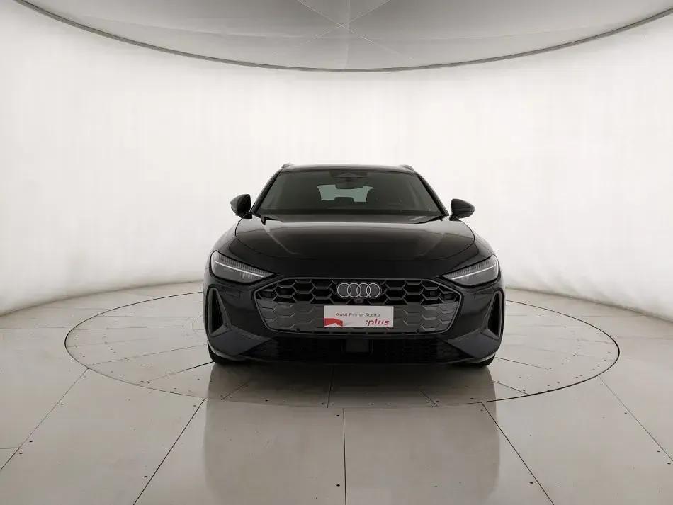 Käytetty Audi A5 Advanced Plus 204 HP (150 kW) 2025 Sininen Farmari
