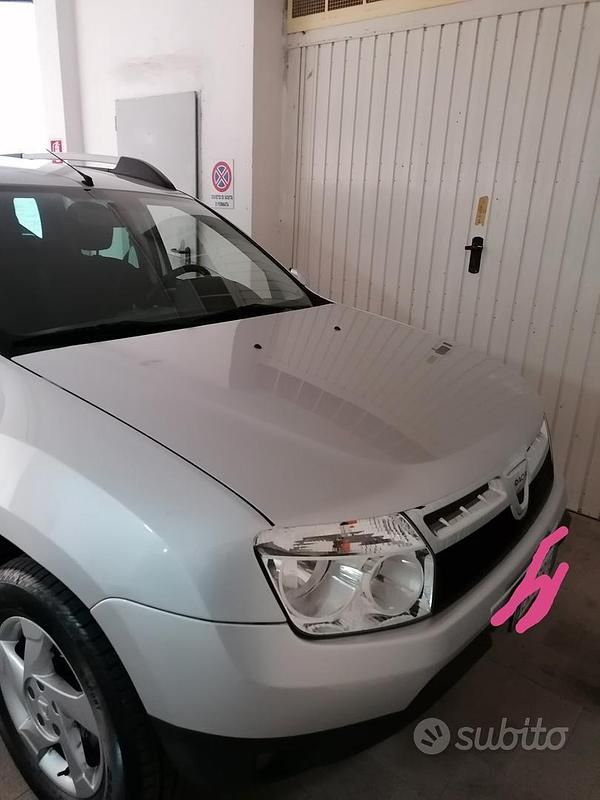 Grigio Usata 2012 Dacia Duster Tre volumi | 7200 € (Cara) - Immagine 1/4