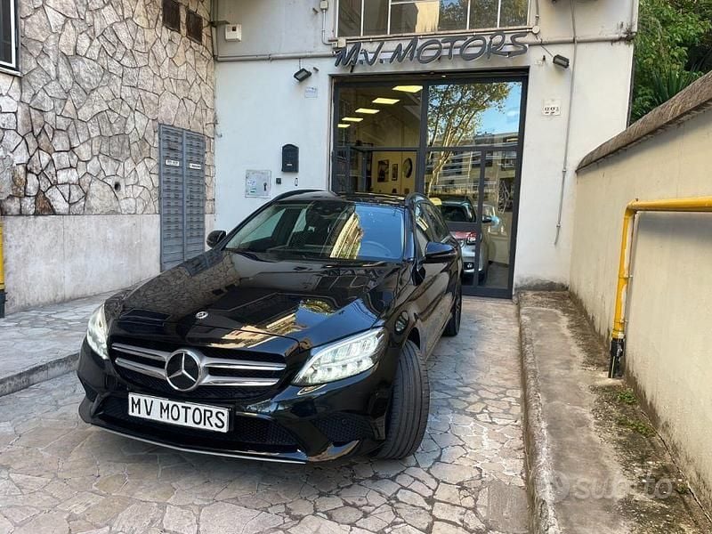 Usata Mercedes C200 Business 160 CV (117 kW) 2020 Nero Station wagon