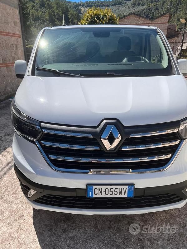Begagnad Renault Trafic 58 HK (42 kW) 2023 Vit Minibuss