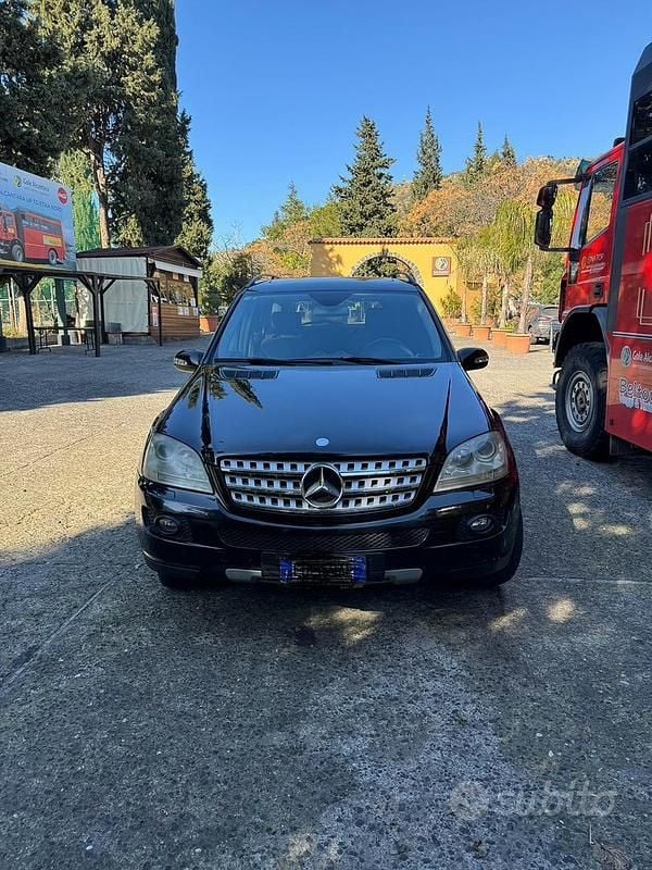 Usata Mercedes ML320 190 CV (139 kW) 2007 Nero SUV