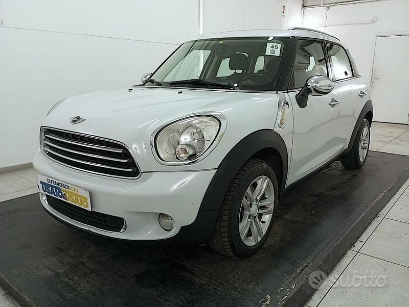 Bianco metallizzato Usata 2011 Mini Cooper Countryman SUV | 7970 € (Buon prezzo) - Immagine 1/4