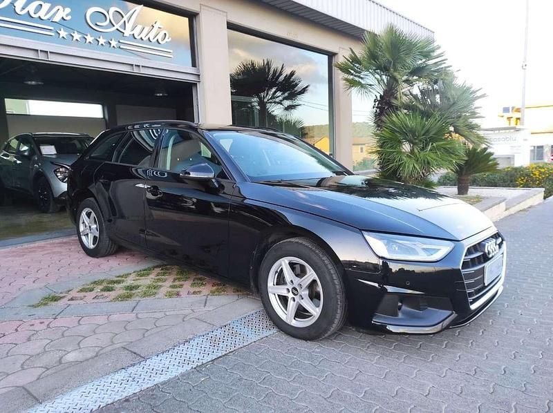 Begagnad Audi A4 Business 136 HK (100 kW) 2022 Svart Kombi