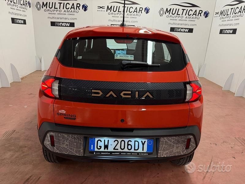 Usata Dacia Spring Extreme 47 kW (65 CV) 2024 Arancione Utilitaria