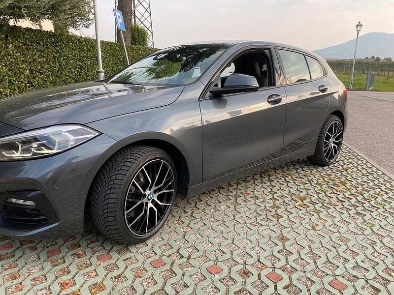 Usata BMW 118 Efficient Dynamics 150 CV (110 kW) 2020 Grigio Utilitaria