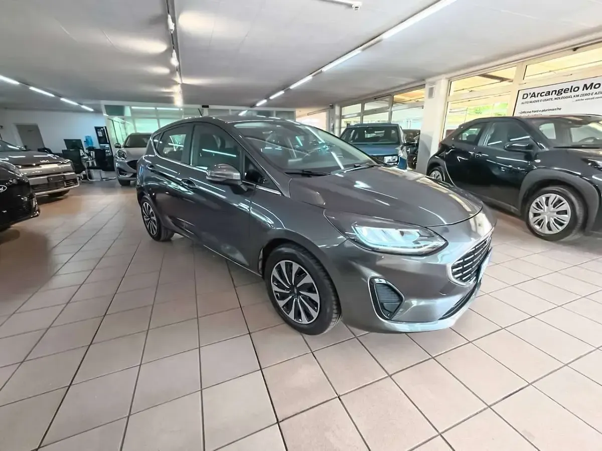 Usata Ford Fiesta Titanium 75 CV (55 kW) 2023 Grigio scuro Utilitaria