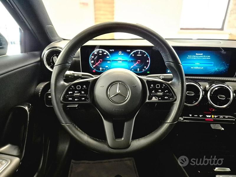 Usata Mercedes A180 116 CV (85 kW) 2018 Nero Berlina
