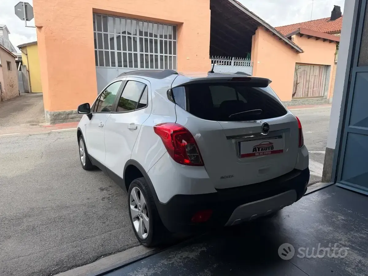Usata Opel Mokka Cosmo 140 CV (102 kW) 2014 Bianco SUV