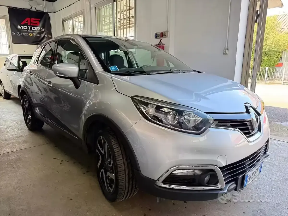 Occasion Renault Captur 90 ch (66 kW) 2014 Gris SUV