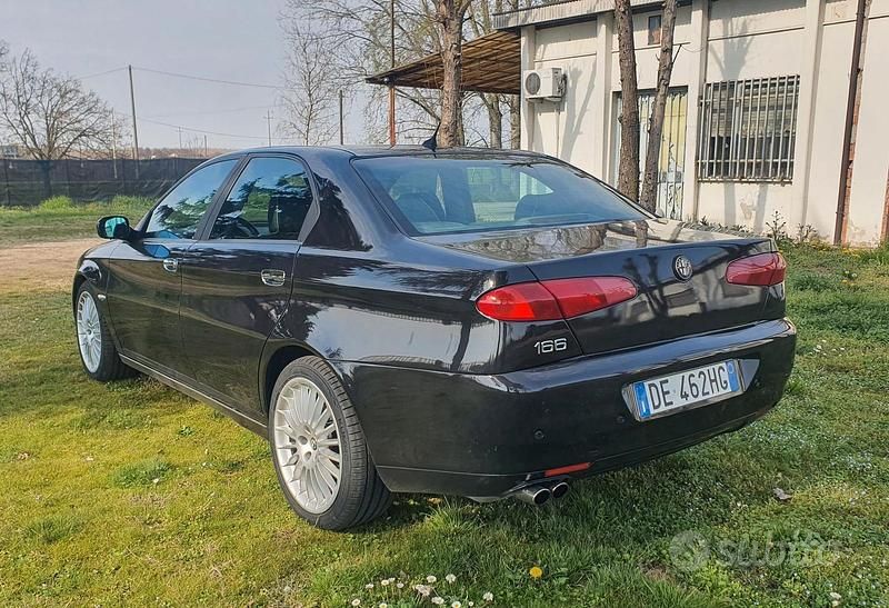 Begagnad Alfa Romeo 166 240 HK (176 kW) 2006 Svart Sedan
