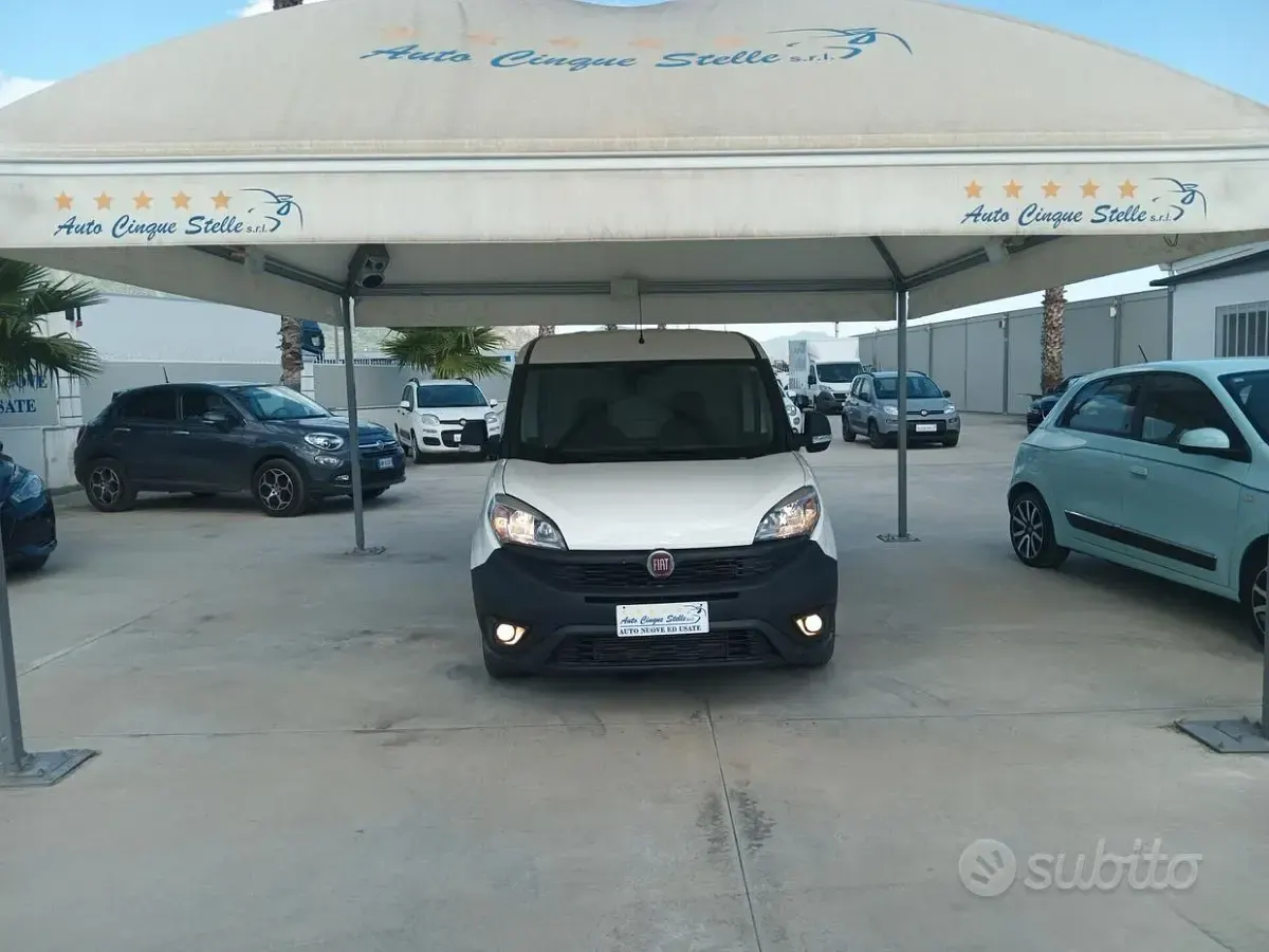 Usata Fiat Doblò 120 CV (88 kW) 2017 Bianco Monovolume