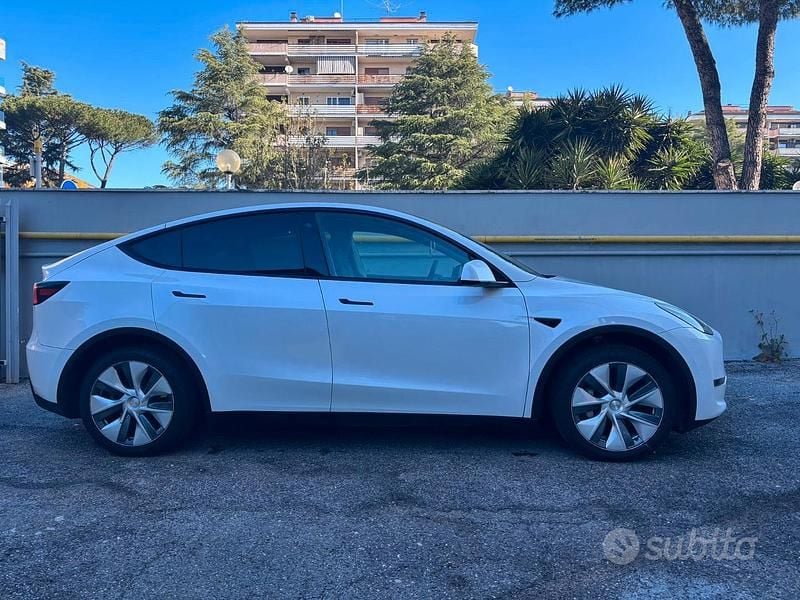 Usata Tesla Model Y 378 kW (514 CV) 2023 Bianco SUV