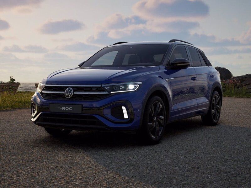 Usata VW T-Roc R-line Plus 116 CV (85 kW) 2024 Lapiz blue metallizzato nero SUV