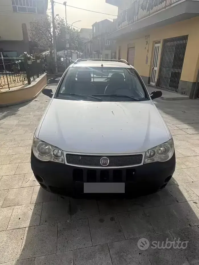 Usata Fiat Strada 84 CV (61 kW) 2010 Bianco Pick-up