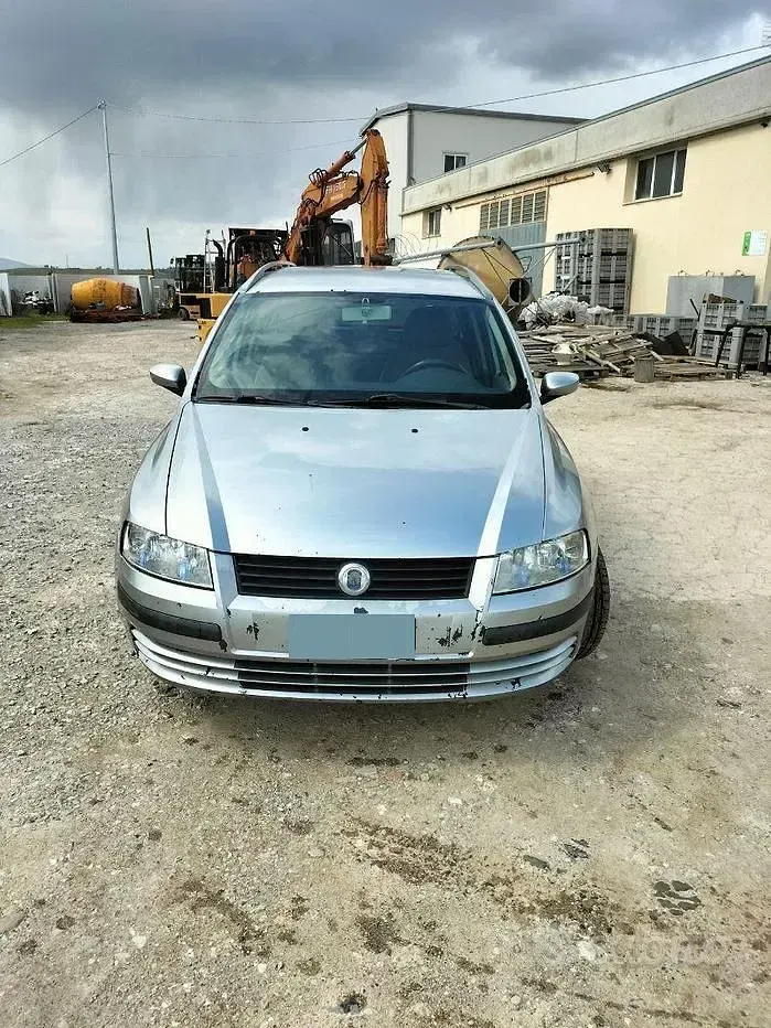Usata Fiat Stilo 116 CV (85 kW) 2004 Grigio Station wagon