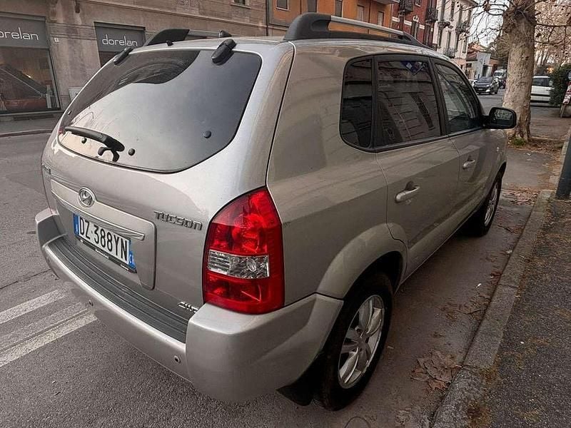 Usata Hyundai Tucson Active 141 CV (103 kW) 2009 Argento SUV