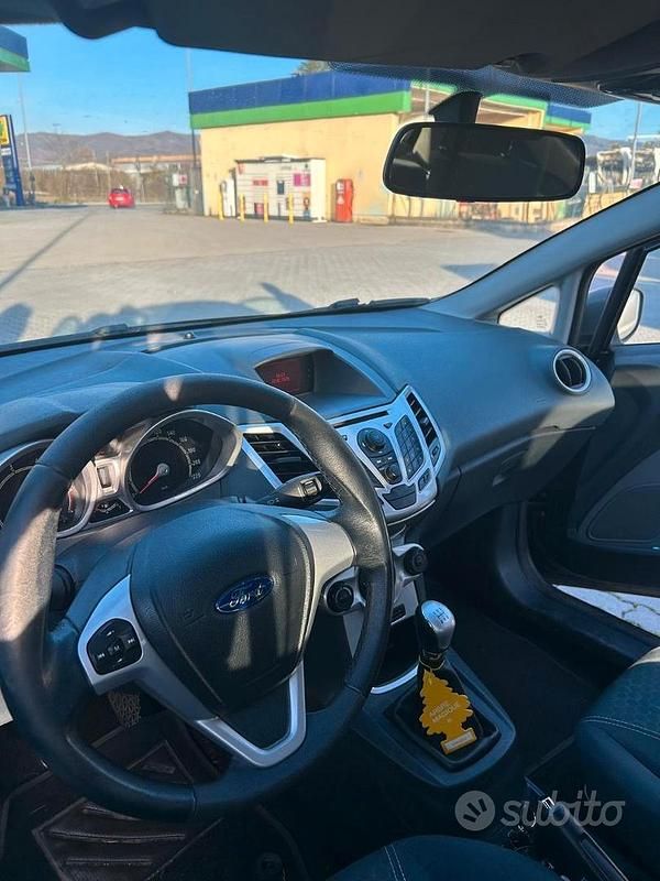 Usata Ford Fiesta Titanium 60 CV (44 kW) 2008 Nero Utilitaria