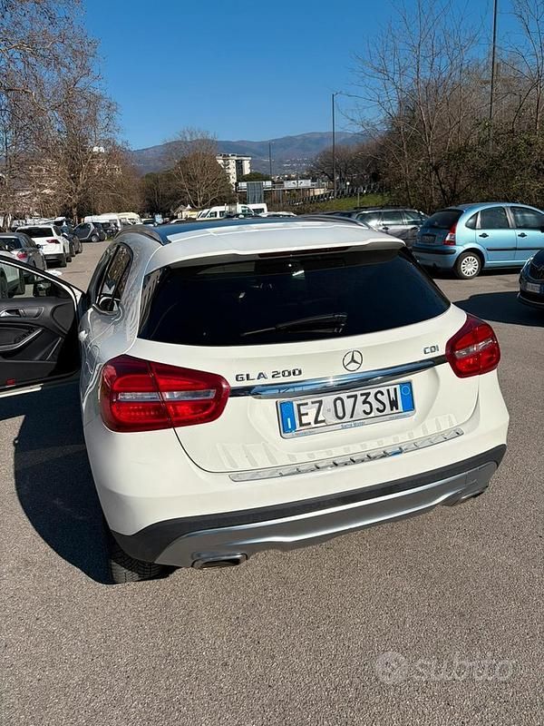 Usata Mercedes GLA200 2015 Bianco SUV