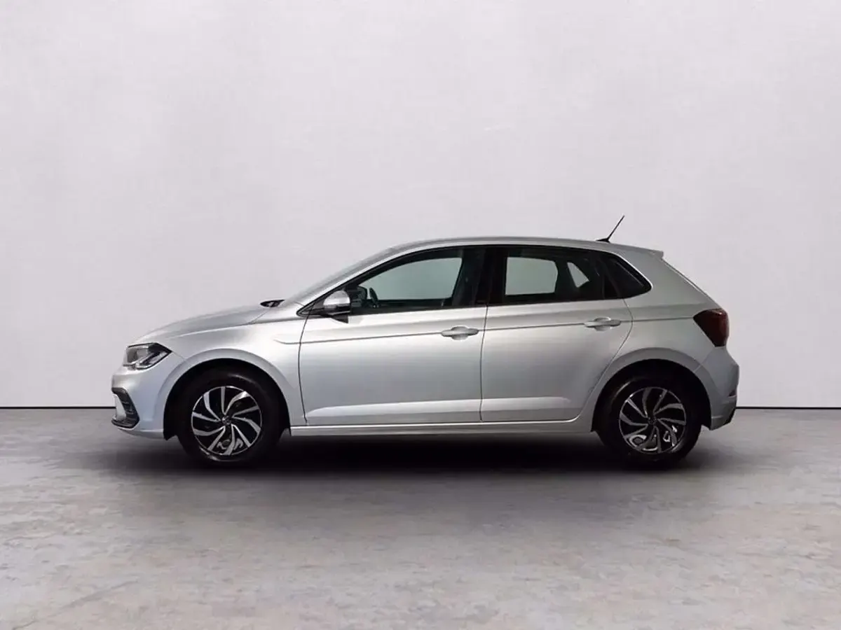 Usata VW Polo Life 95 CV (69 kW) 2025 Reflex silver metallizzato Utilitaria