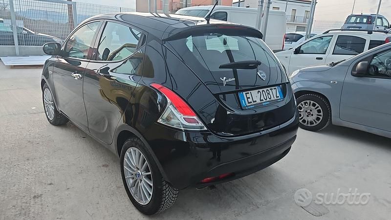 Gebraucht Lancia Ypsilon S 69 PS (50 kW) 2011 Schwarz Kleinwagen