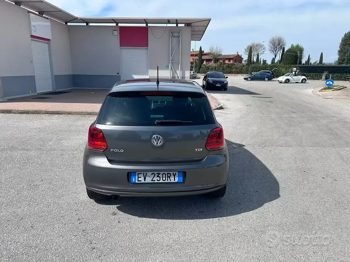 Usata VW Polo 90 CV (66 kW) 2014 Grigio Berlina