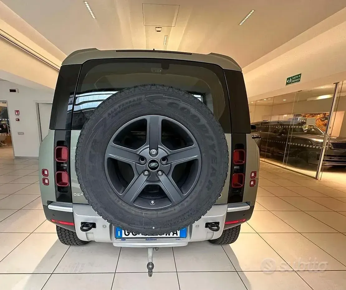 Usata Land Rover Defender SE 200 CV (147 kW) 2020 Verde SUV