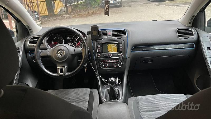 Usata VW Golf VI 105 CV (77 kW) 2011 Utilitaria