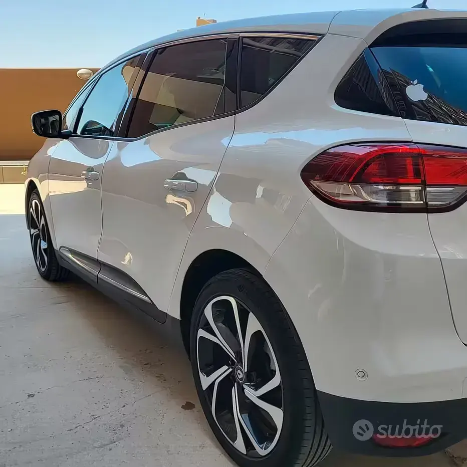 Usata Renault Scénic Bose Edition 160 CV (117 kW) 2017 Bianco Monovolume