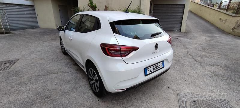 Usata Renault Clio V 85 CV (62 kW) 2019 Bianco Berlina